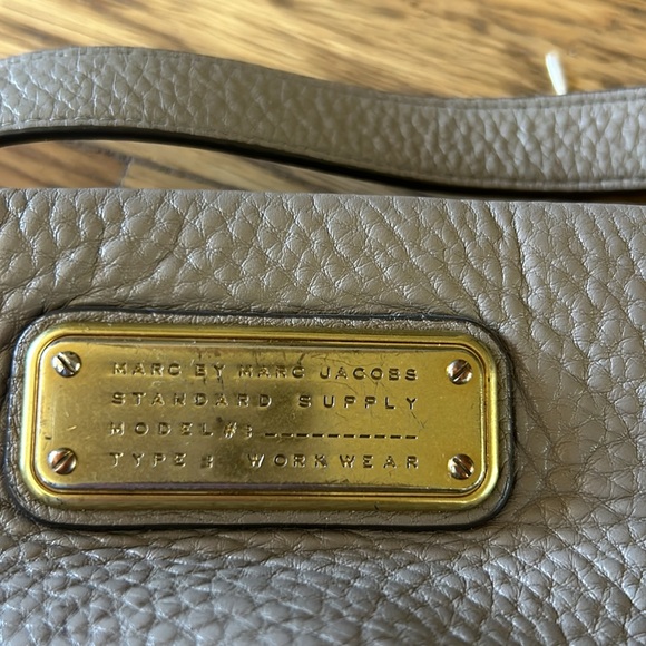 Marc Jacobs// crossbody - Picture 6 of 7